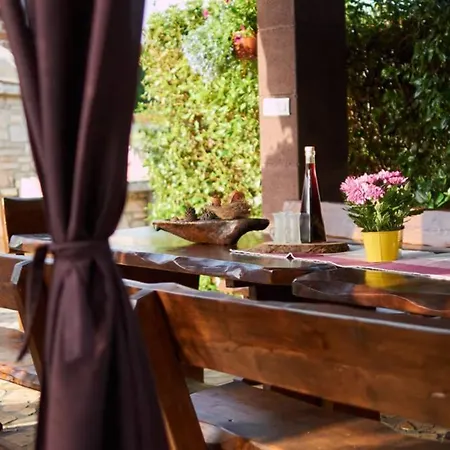Holiday House Zugan בית נופש *
