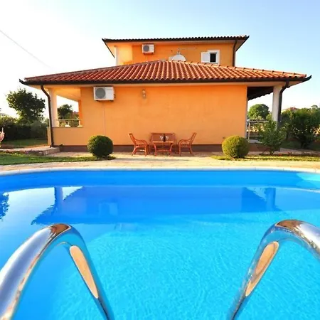 Holiday House Zugan בית נופש