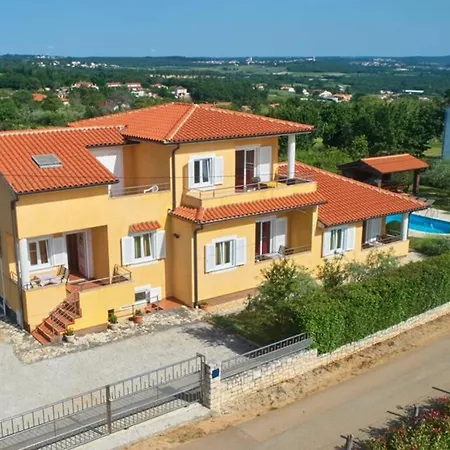 Holiday House Zugan