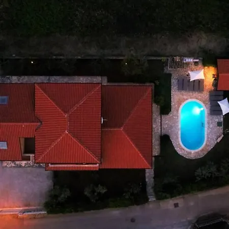 Holiday House Zugan *